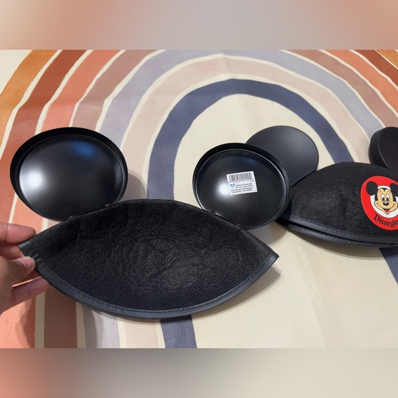 Walt Disney World “Who’s the leader of the club?” Mickey Mouse Ears Hat Adult - Picture 4 of 4